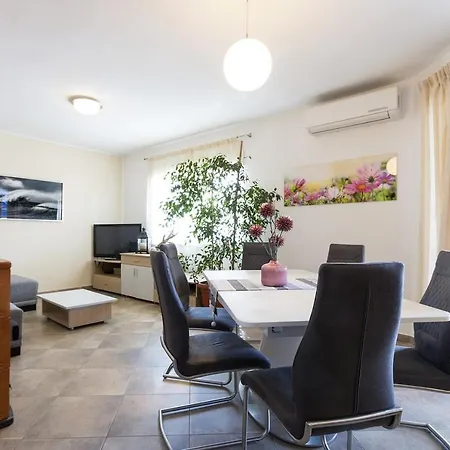 Apartman Carmen Póla