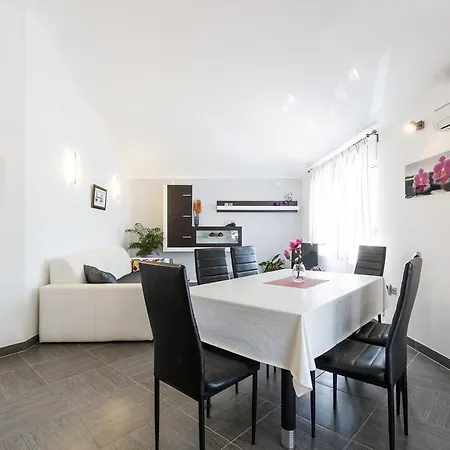 Carmen Apartman *
