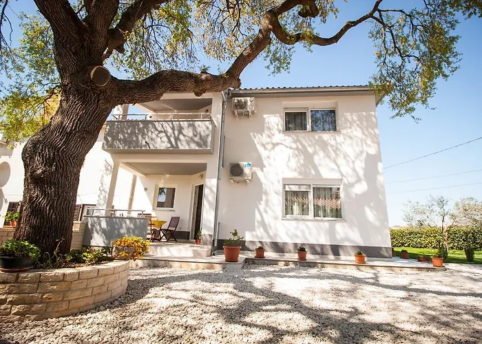 Apartment Carmen Pula